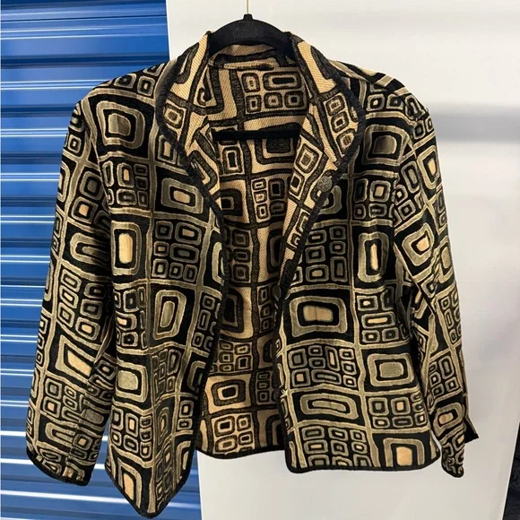 Geometric Patterned Jacket - Picture 2 of 2